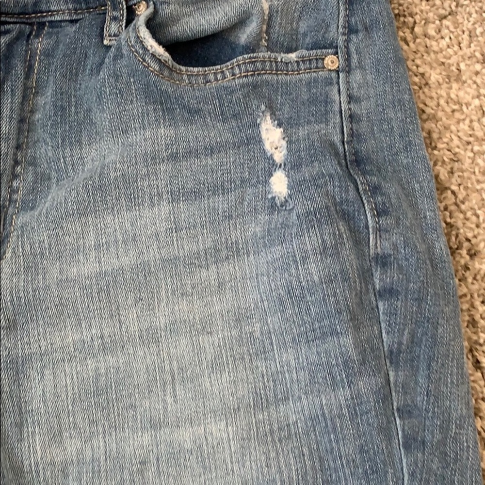 Jessica Simpson denim fray crop! - Picture 3 of 5